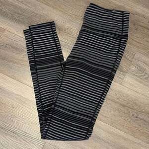 Athleta Chaturanga Women's Black and Gray Striped Tight Leggings Size XS